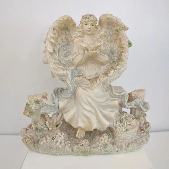 Angel Figurine in Rose Garden Resin - Picture 2 of 15